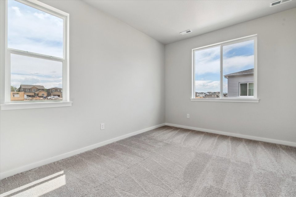 A room with windows.