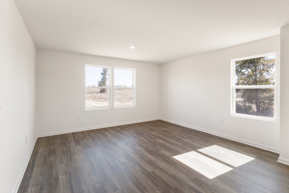A room with windows.